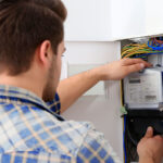 A importância do DPS, dispositivo de proteção contra surtos, na instalação do ar condicionado