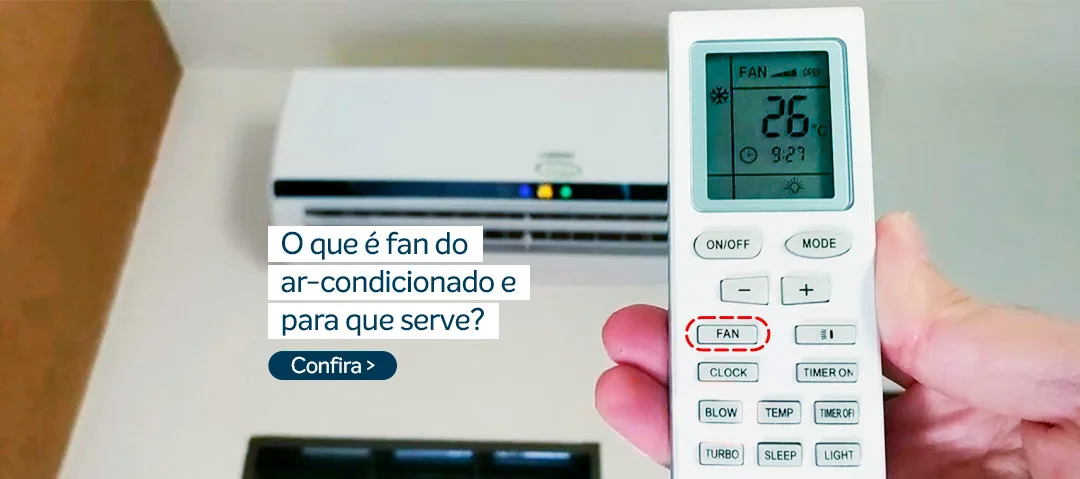 Pessoa com controle na mão para ativar modo fan do ar-condicionado